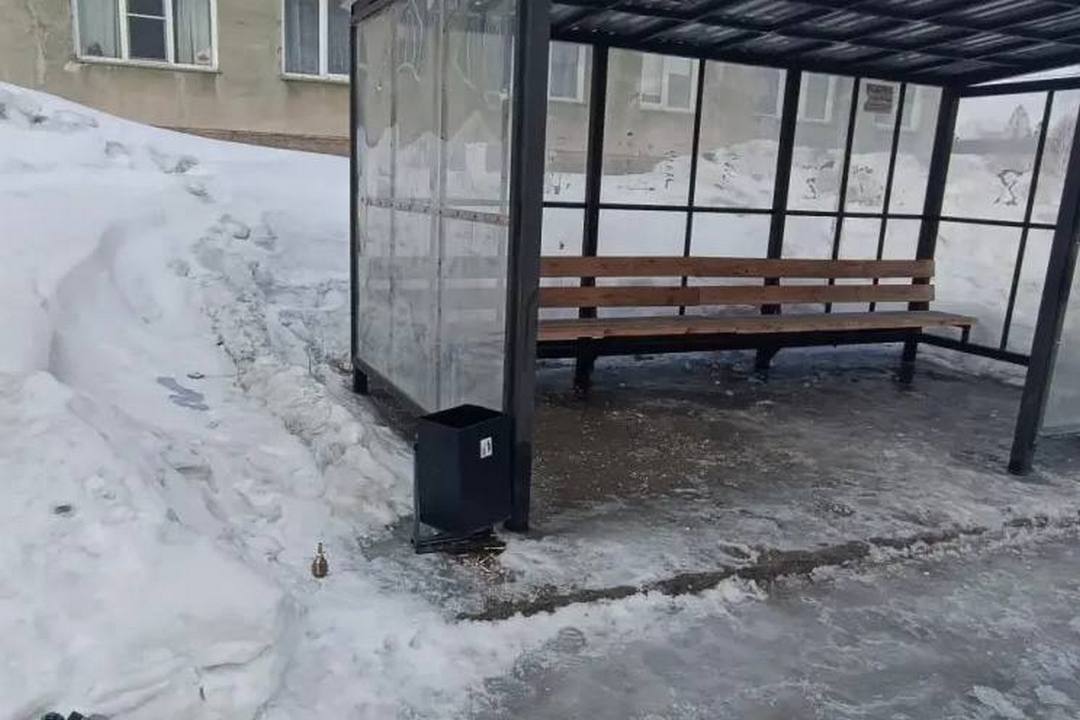 Под Новосибирском на остановке нашли макет гранаты