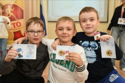 В детском саду № 485 торжественно вручили знаки отличия Всероссийского физкультурно-спортивного комплекса «Готов к труду и обороне»