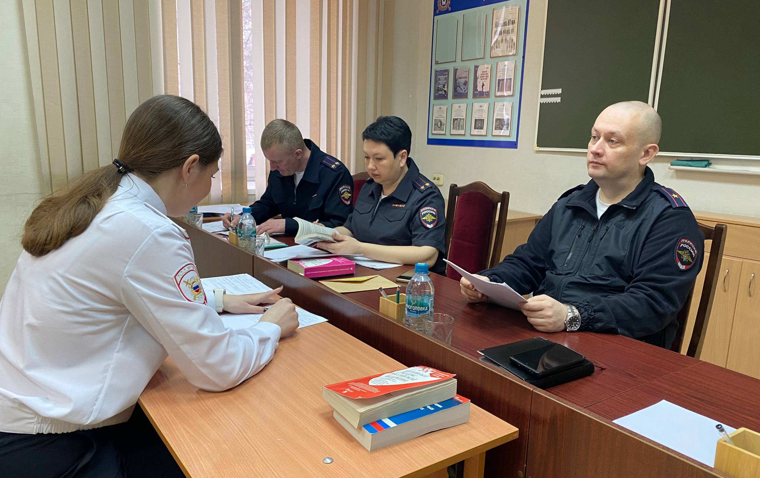 В Новосибирске молодые офицеры получили свидетельства об окончании обучения и прохождении первоначальной профессиональной подготовке В Новосибирске молодые офицеры получили свидетельства об окончании обучения и прохождении первоначальной профессиональной подготовке