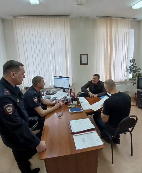 Представители Общественной наблюдательной комиссии по Новосибирской области проверили изолятор временного содержания и специальный приемник Представители Общественной наблюдательной комиссии по Новосибирской области проверили изолятор временного содержания и специальный приемник