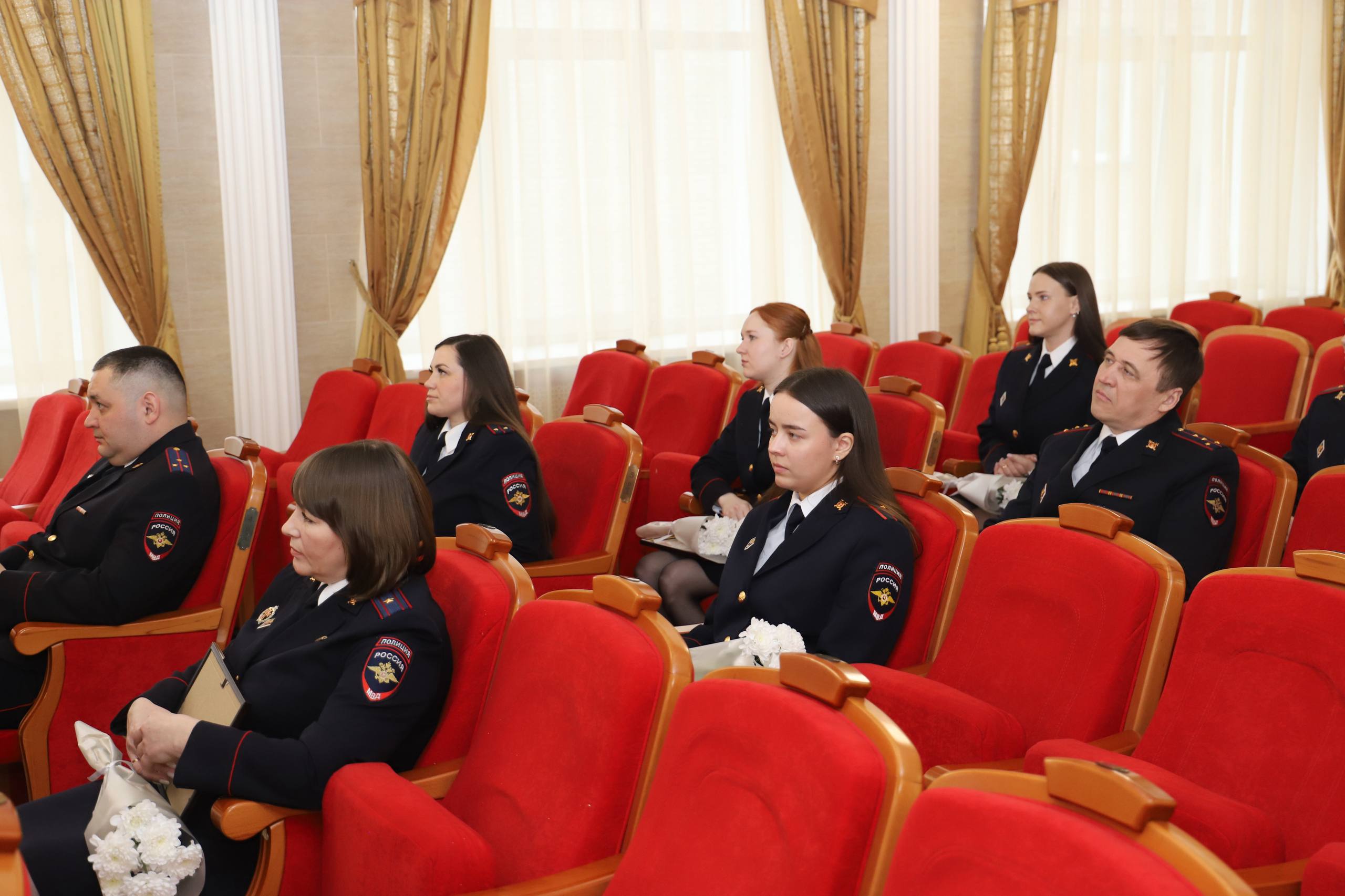 В ГУ МВД России по Новосибирской области состоялось торжественное собрание, посвящённое 108-летию со дня образования дежурных частеи в системе органов внутренних дел Российской Федерации