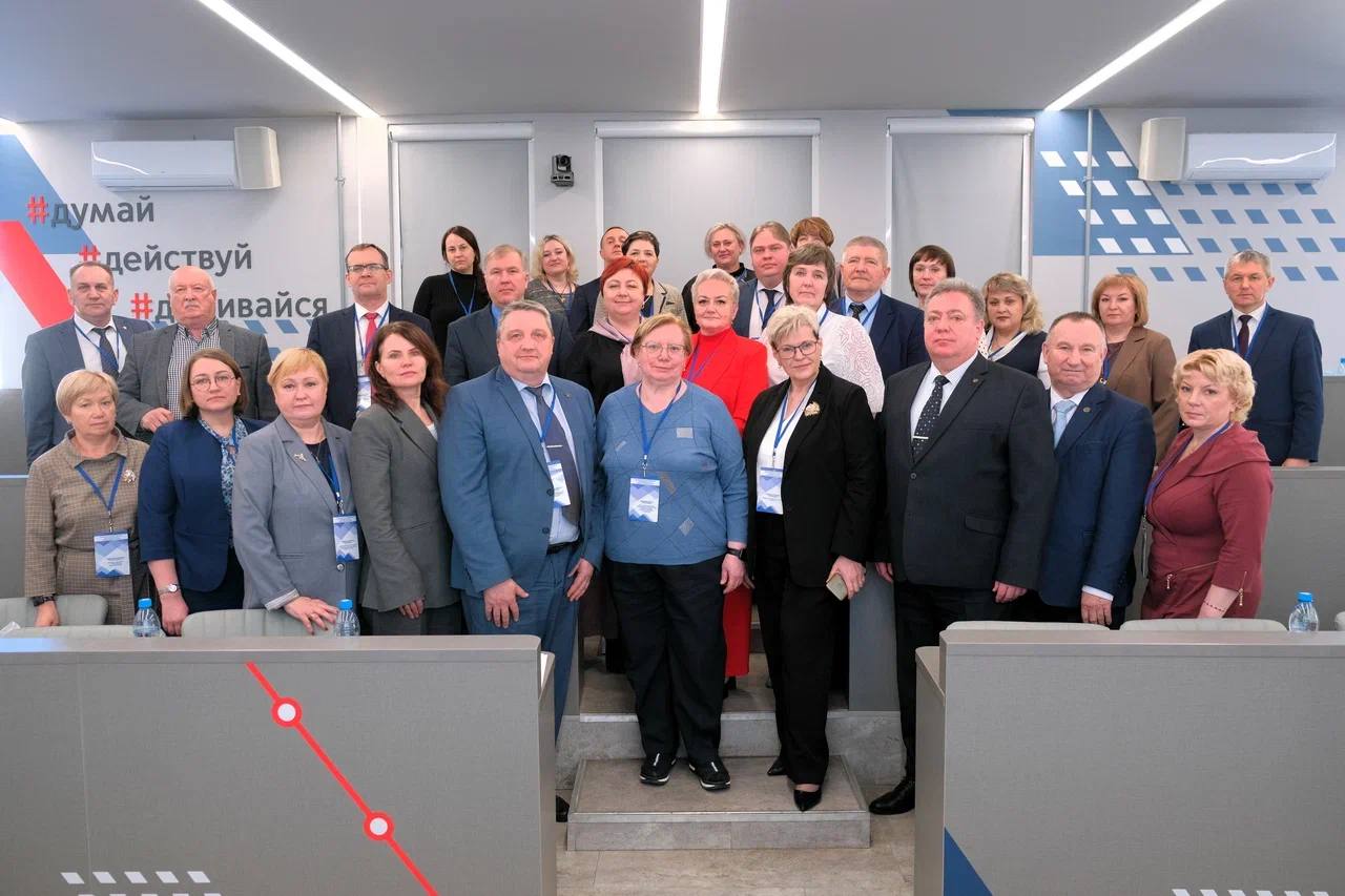 Внедрение ИИ и подготовку кадров «под ключ» обсудили на собрании регионального совета СПО Внедрение ИИ и подготовку кадров «под ключ» обсудили на собрании регионального совета СПО