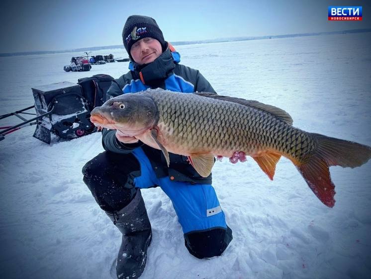 «Настоящий монстр». Новосибирец Павел поймал сазана весом 8,5 килограммов