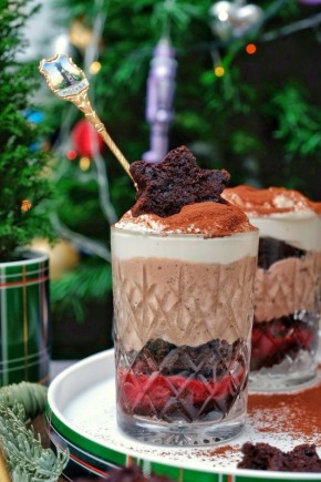 Торт с красным вином: как создать десерт в стаканчиках