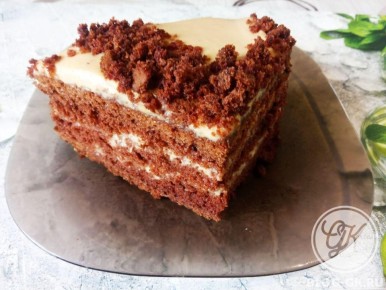 Шоколадный бисквитный пирог с ванильным кремом: кулинарное вдохновение