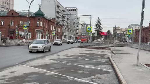 В Центральном округе убирают пыль и крошку