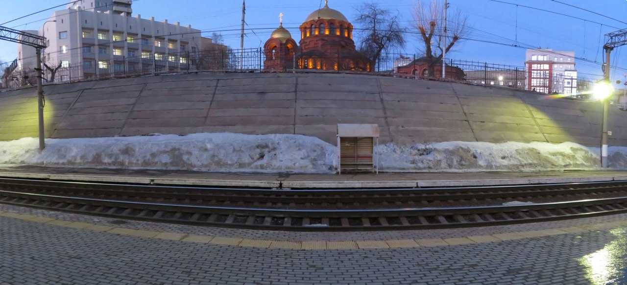 В Новосибирске почтово-багажный поезд травмировал пешехода на остановочном пункте Правая Обь В Новосибирске почтово-багажный поезд травмировал пешехода на остановочном пункте Правая Обь