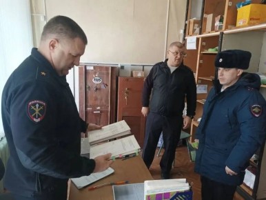 Заместитель начальника ГУ МВД России по Новосибирской области генерал-майор полиции Константин Гаврин посетил Коченевский район