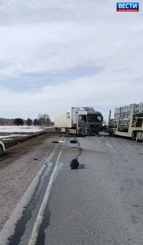 Смертельный выезд. В Болотнинском районе Новосибирской области 5 апреля на 137 километре федеральной трассы Р-255 произошло серьёзное ДТП