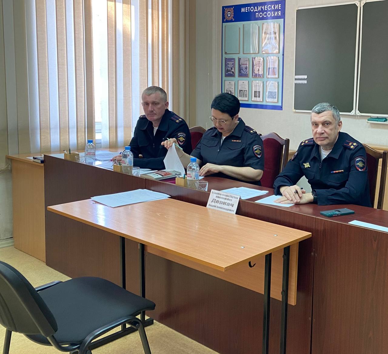 В Новосибирске молодые офицеры получили свидетельства об окончании обучения и прохождении первоначальной профессиональной подготовки