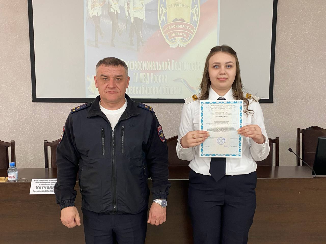 В Новосибирске молодые офицеры получили свидетельства об окончании обучения и прохождении первоначальной профессиональной подготовки В Новосибирске молодые офицеры получили свидетельства об окончании обучения и прохождении первоначальной профессиональной подготовки
