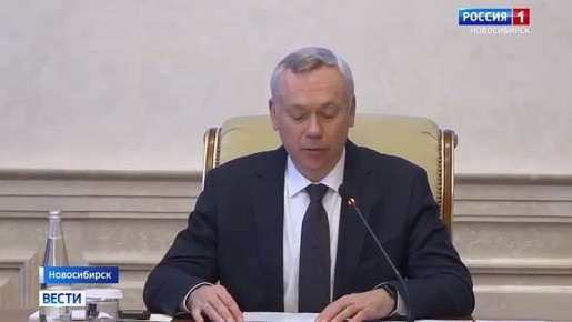 Ранняя уборка. Губернатор Новосибирской области Андрей Травников потребовал провести как можно раньше традиционные субботники в муниципалитетах из-за ранней весны