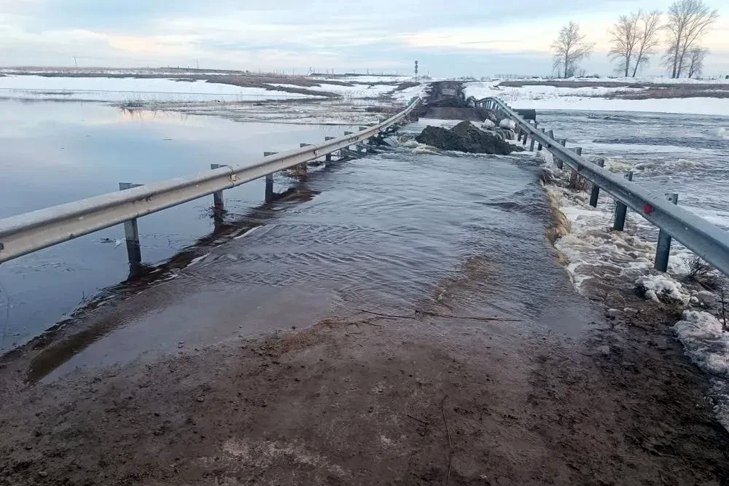 ТУАД показало 54 затопленные дороги в 16 районах Новосибирской области