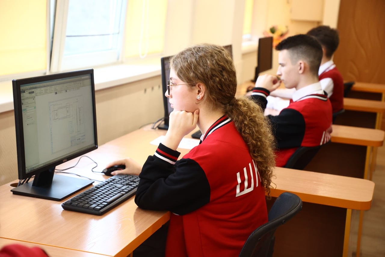 Биолабораторию для выращивания овощей открыли в новосибирской гимназии Биолабораторию для выращивания овощей открыли в новосибирской гимназии