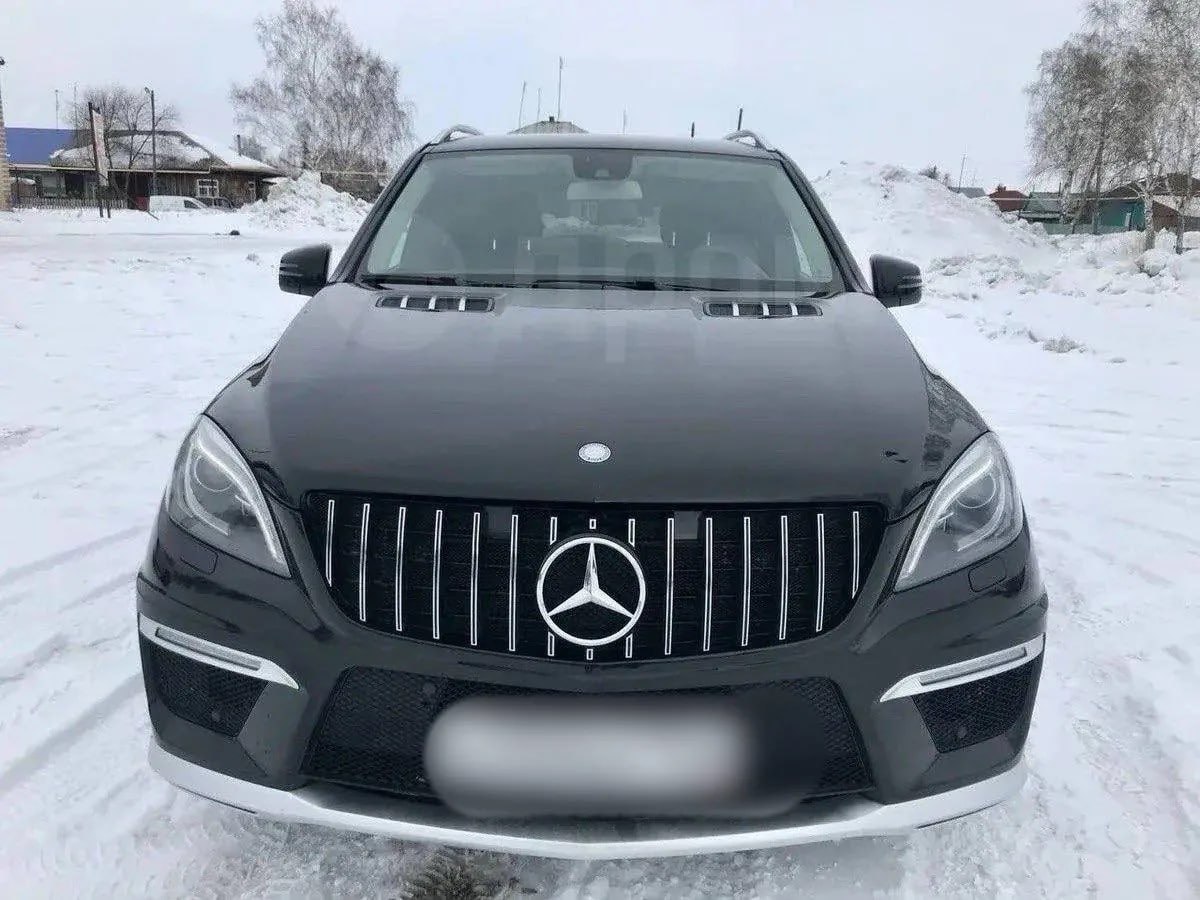 Бывший борец с коррупцией из Новосибирска лишился двух «Мерседесов»