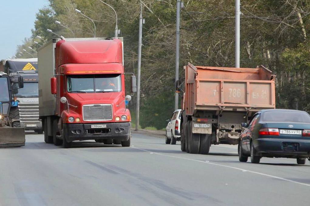 Максим Кудрявцев: С 13 апреля по 24 мая ограничим движение для тяжёлых машин с нагрузкой на ось более 6 тонн (для спецтехники — более 7 тонн)