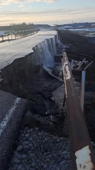Дорогу в Купинском районе перекрыли из-за обрушения