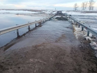 Паводок в Новосибирской области: под угрозой 13 районов, закрыты трассы