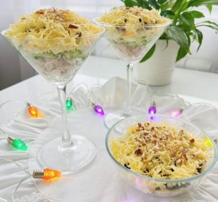 Салат «Дамский каприз» — идеальное угощение для новогоднего стола