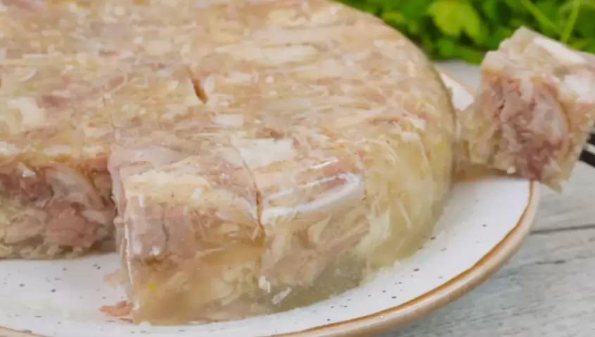 Секреты идеального холодца: как добиться кристальной прозрачности и крепкости без желатина