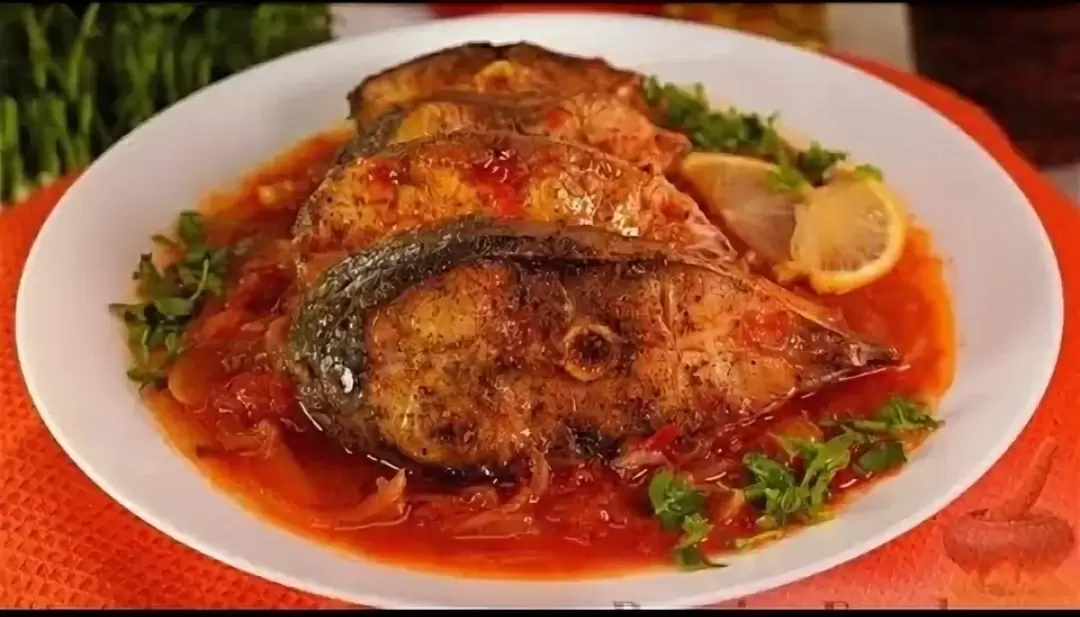 Нежная рыба в томатном соусе: идеальное решение для вашего стола