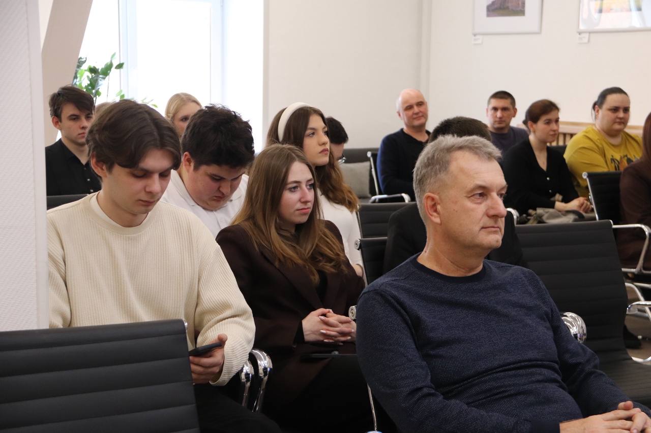 Новосибирский облизбирком подвел итоги Декады молодого избирателя Новосибирский облизбирком подвел итоги Декады молодого избирателя