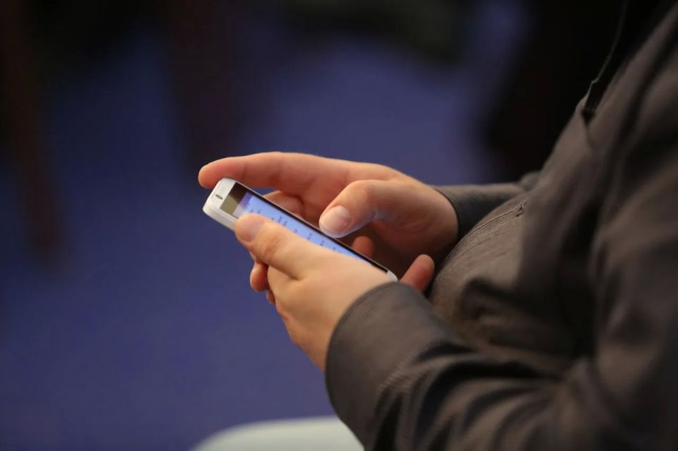 ������ ������� ����� MAX ����� �������� ���� ���������� ������������