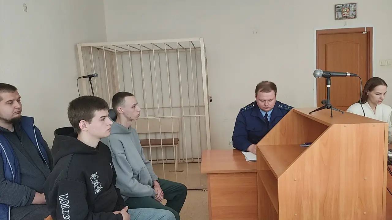 В Новосибирской области двое молодых людей осуждены за угон транспортного средства В Новосибирской области двое молодых людей осуждены за угон транспортного средства