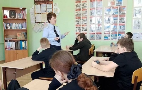 В Новосибирской области сотрудники Госавтоинспекции провели со школьниками беседы о правилах применения вело и мототранспорта