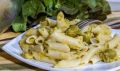 Сытные пенне с оливковой пастой: быстро и вкусно!