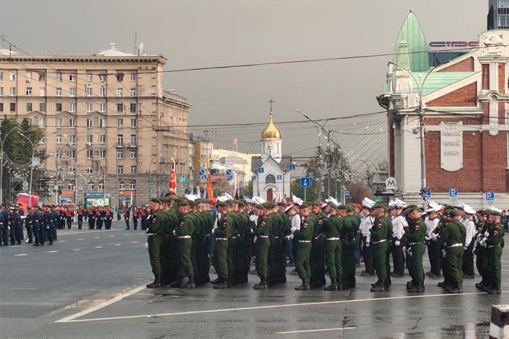 Вечером в среду, 6 мая, центральная площадь столицы Сибири стала местом проведения очередной репетиции парада в честь 81-й годовщины Победы в Великой Отечественной войне Вечером в среду, 6 мая, центральная площадь столицы Сибири стала местом проведения очередной репетиции парада в честь 81-й годовщины Победы в Великой Отечественной войне