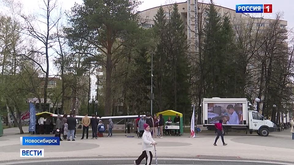 С Днём радио!. Тематическая выставка в честь Дня радио прошла в Новосибирске