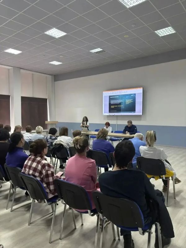 Сотрудники прокуратуры совместно со специалистами ПАО «Сбербанк России» провели лекции по правовому просвещению в сфере борьбы с мошенничеством с использованием информационно-телекоммуникационных технологий Сотрудники прокуратуры совместно со специалистами ПАО «Сбербанк России» провели лекции по правовому просвещению в сфере борьбы с мошенничеством с использованием информационно-телекоммуникационных технологий