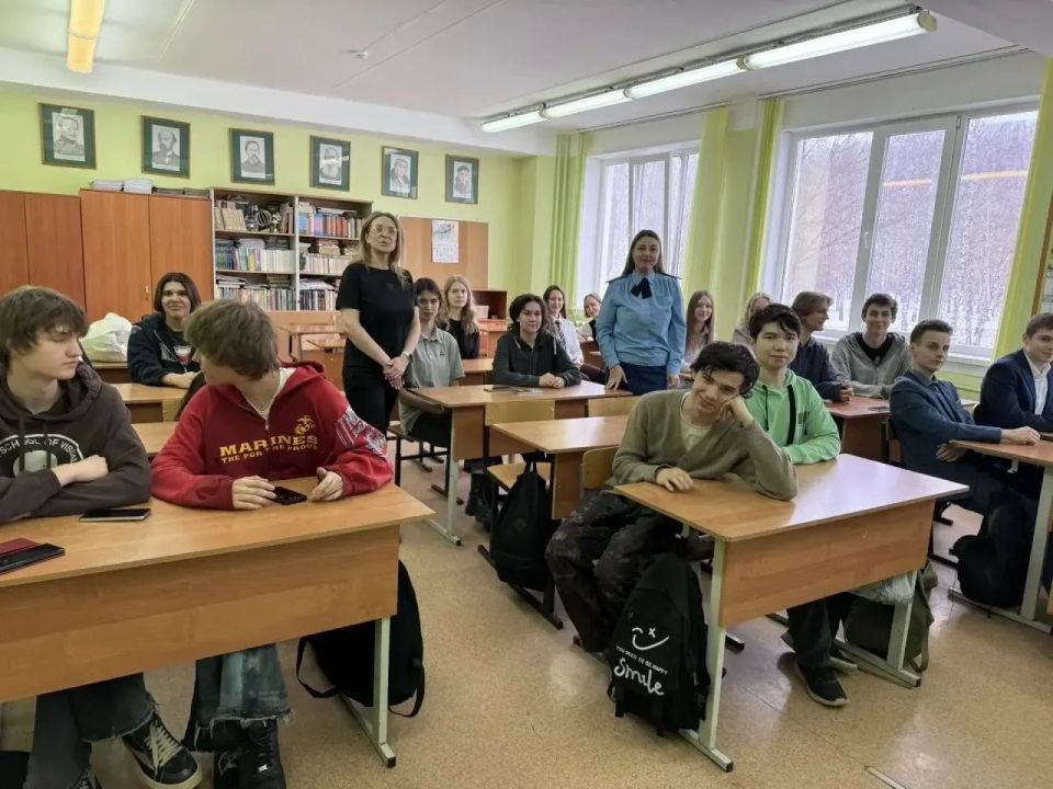 Сотрудники прокуратуры совместно со специалистами ПАО «Сбербанк России» провели лекции по правовому просвещению в сфере борьбы с мошенничеством с использованием информационно-телекоммуникационных технологий Сотрудники прокуратуры совместно со специалистами ПАО «Сбербанк России» провели лекции по правовому просвещению в сфере борьбы с мошенничеством с использованием информационно-телекоммуникационных технологий