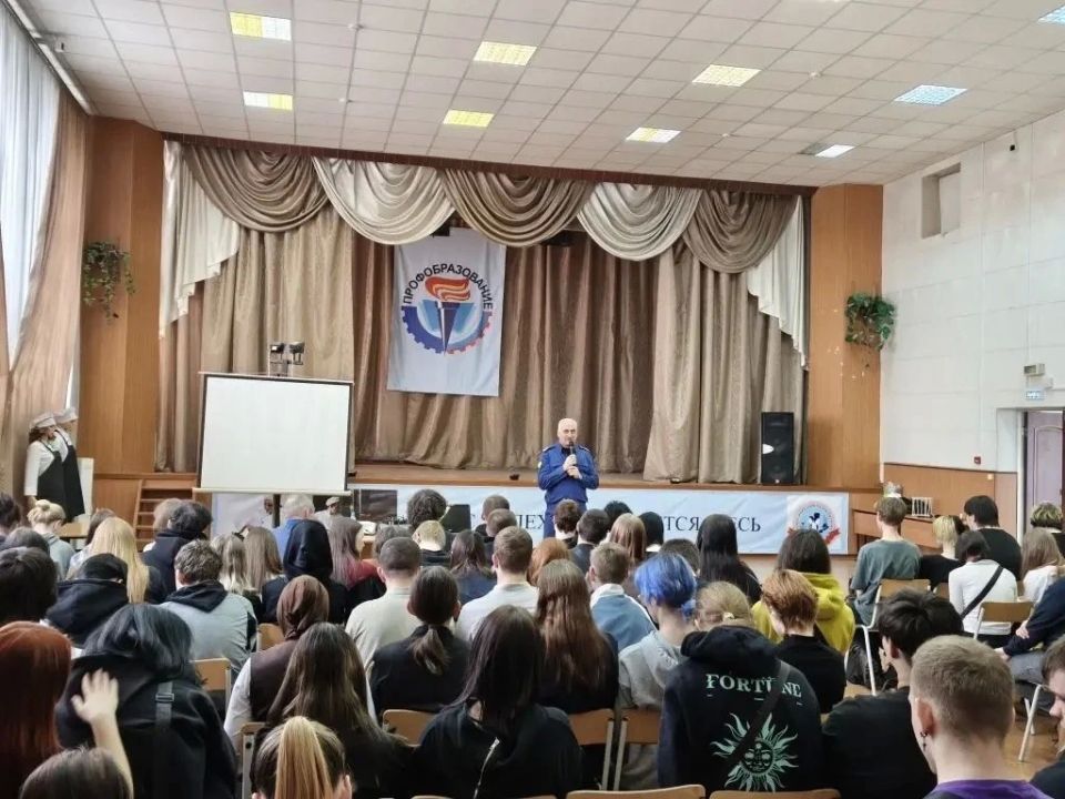 Сотрудники прокуратуры совместно со специалистами ПАО «Сбербанк России» провели лекции по правовому просвещению в сфере борьбы с мошенничеством с использованием информационно-телекоммуникационных технологий Сотрудники прокуратуры совместно со специалистами ПАО «Сбербанк России» провели лекции по правовому просвещению в сфере борьбы с мошенничеством с использованием информационно-телекоммуникационных технологий
