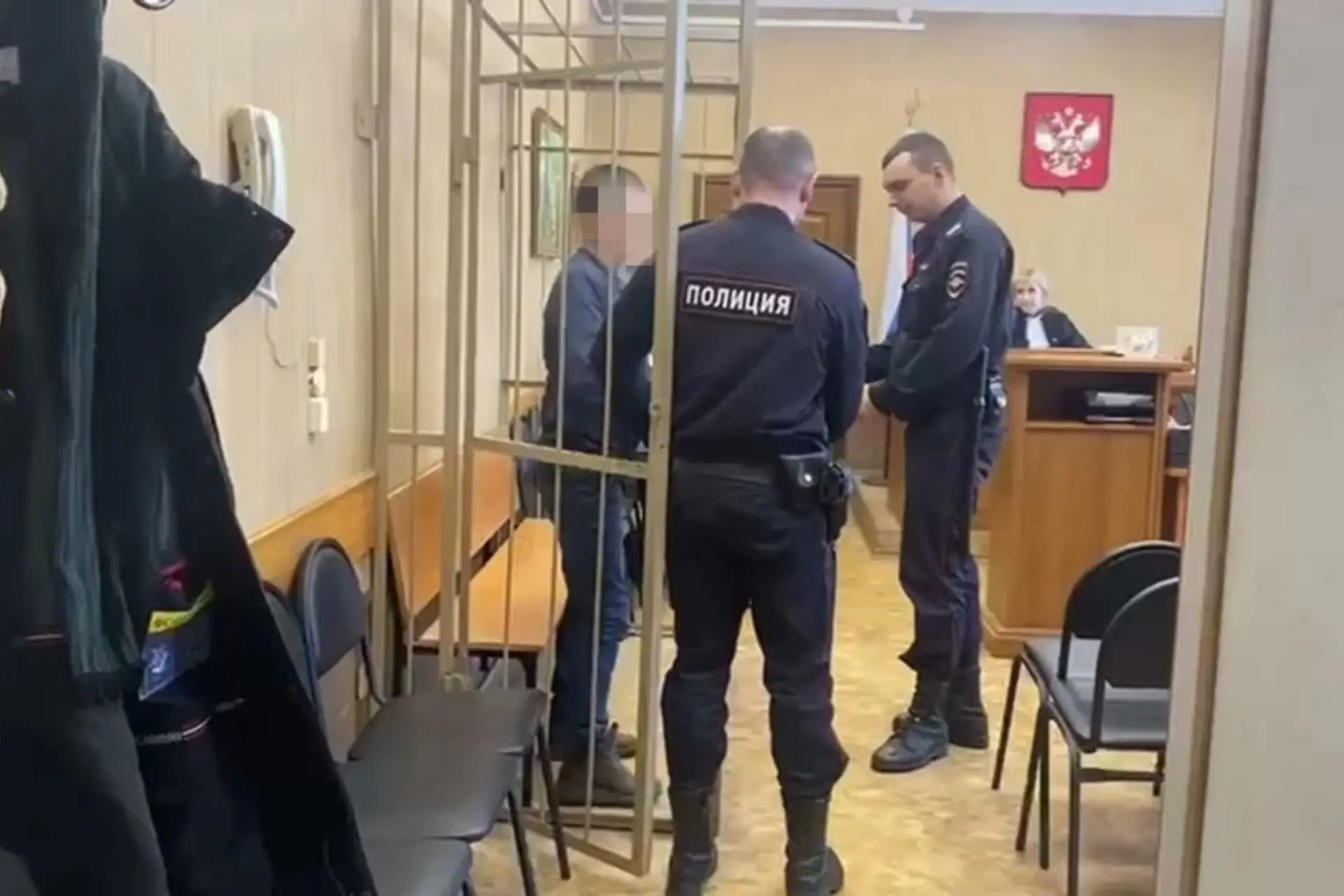 Устроил расправу в отместку за брата: сибиряк пытался сжечь заживо шестерых человек — погиб мужчина Устроил расправу в отместку за брата: сибиряк пытался сжечь заживо шестерых человек — погиб мужчина