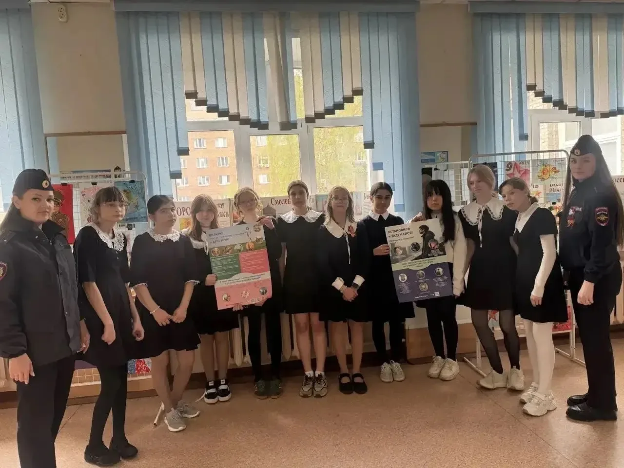 В Новосибирске сотрудники полиции провели профилактические беседы со школьниками