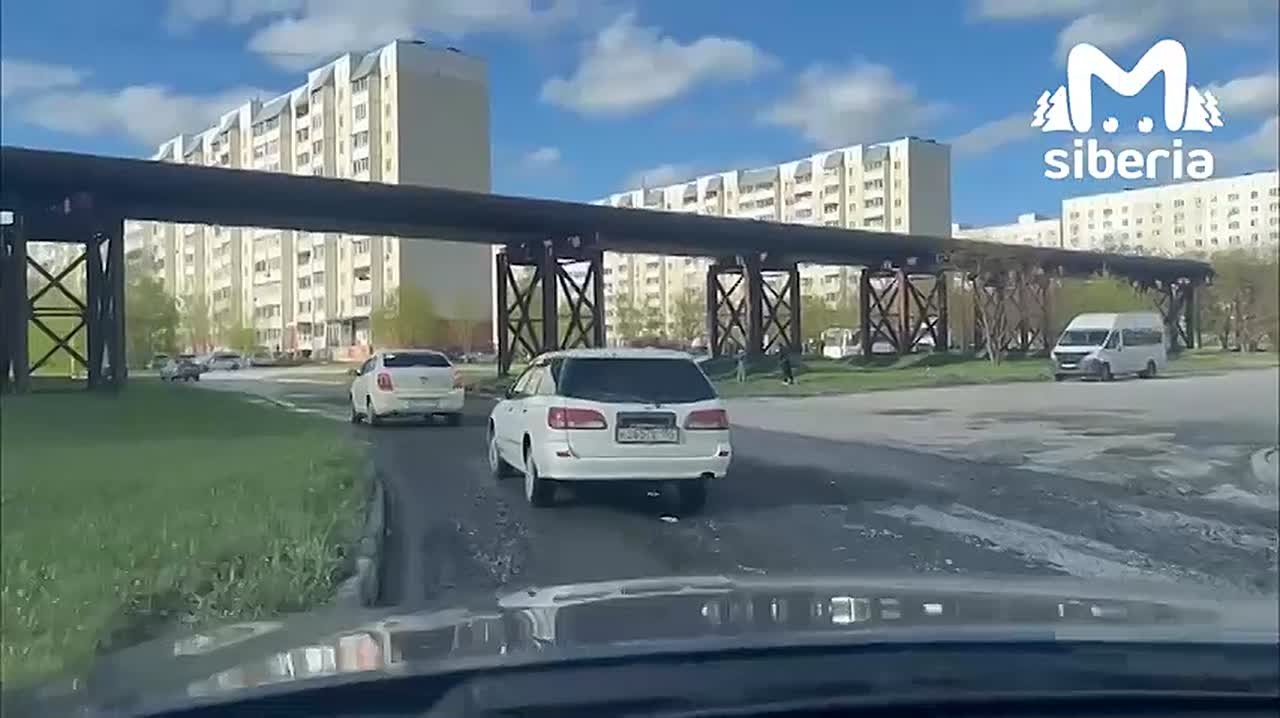 Новосибирский МЖК — пешеходная зона, потому что проехать там на машине невозможно