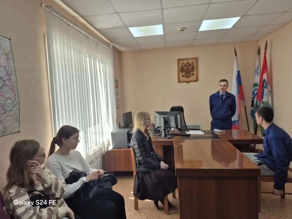 Прокуратура Северного района приняла участие в организованном Центром занятости населения Северного района мероприятии для учеников 10 класса в рамках проекта «Профориентация и маршрутизация» Прокуратура Северного района приняла участие в организованном Центром занятости населения Северного района мероприятии для учеников 10 класса в рамках проекта «Профориентация и маршрутизация»
