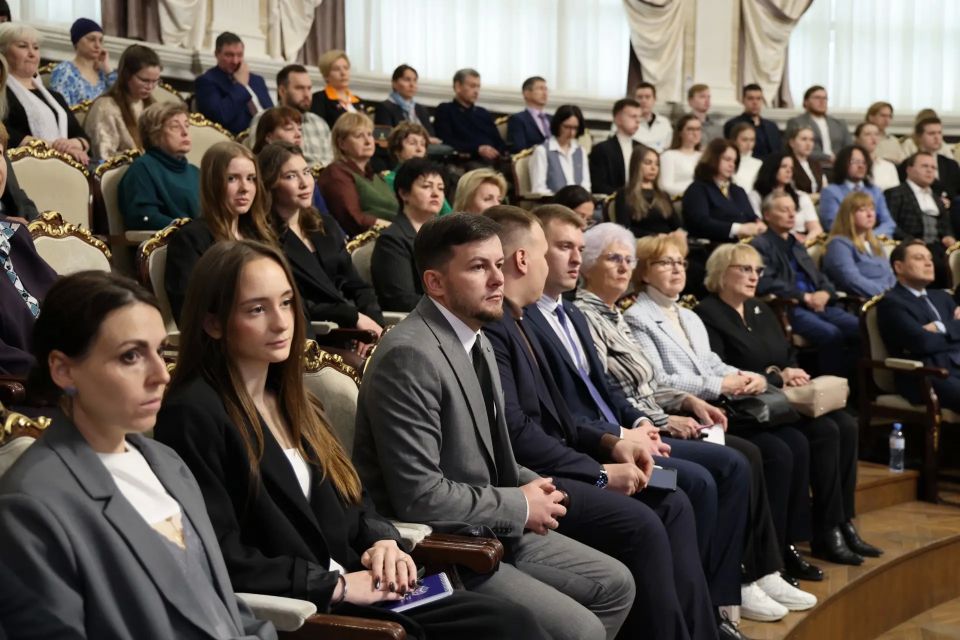 Андрей Травников: Наш регион стал первой площадкой проведения стратегической сессии по вопросам реализации Федерального закона Об увековечении памяти жертв геноцида советского народа в период Великой Отечественной войны... Андрей Травников: Наш регион стал первой площадкой проведения стратегической сессии по вопросам реализации Федерального закона Об увековечении памяти жертв геноцида советского народа в период Великой Отечественной войны...
