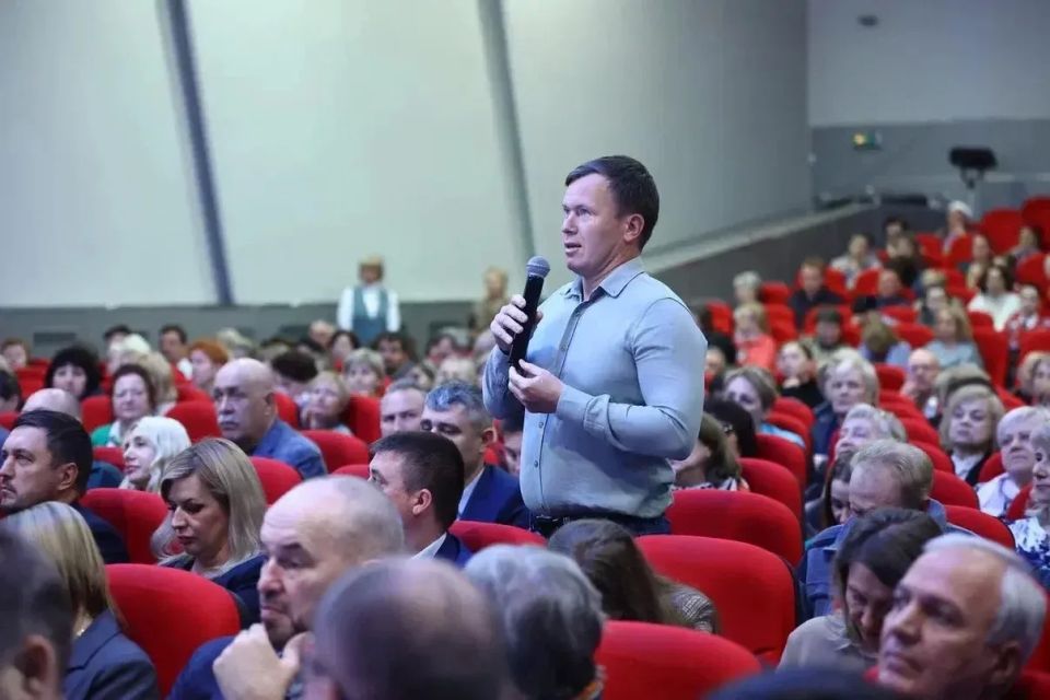 Максим Кудрявцев: Вместе с командой мэрии провели встречу с жителями Ленинского района Максим Кудрявцев: Вместе с командой мэрии провели встречу с жителями Ленинского района