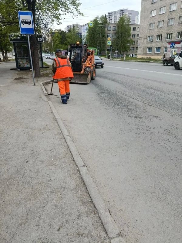 За прошедшие сутки с магистралей и улиц Новосибирска вывезли 433 кубометра мусора и 415 тонн смета и грязи За прошедшие сутки с магистралей и улиц Новосибирска вывезли 433 кубометра мусора и 415 тонн смета и грязи