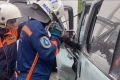 В Новосибирске при лобовом ДТП в салоне авто зажало женщину-водителя