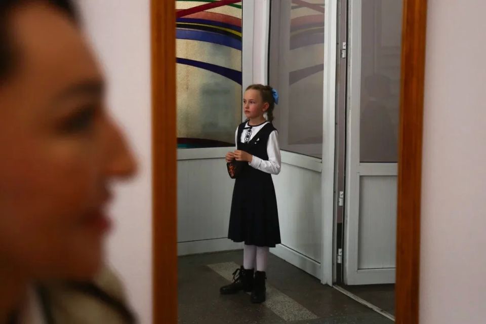 Белые банты и купание в Оби: в Новосибирске проходят «Последние звонки» Белые банты и купание в Оби: в Новосибирске проходят «Последние звонки»