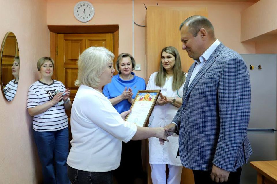 С праздником последнего звонка! С праздником последнего звонка!