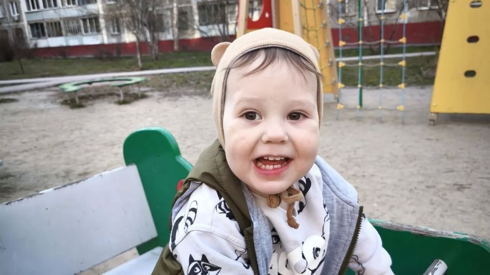 Мальчику из Новосибирска нужна операция из-за деформации черепа