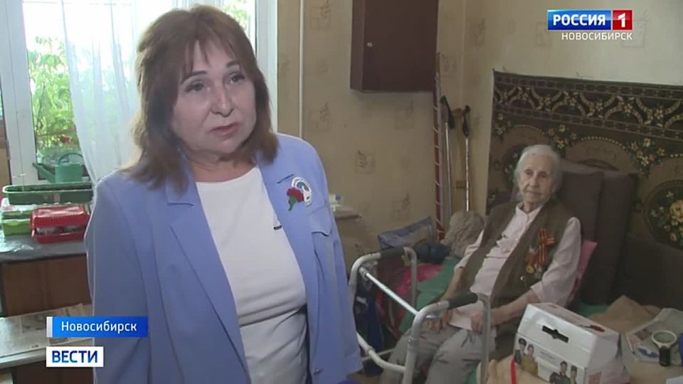 Забота в каждый дом. 102-летняя ветеран Великой Отечественной войны Антонина Яковлевна Хижняк получила адресную помощь благодаря акции «Красная гвоздика» в Новосибирске