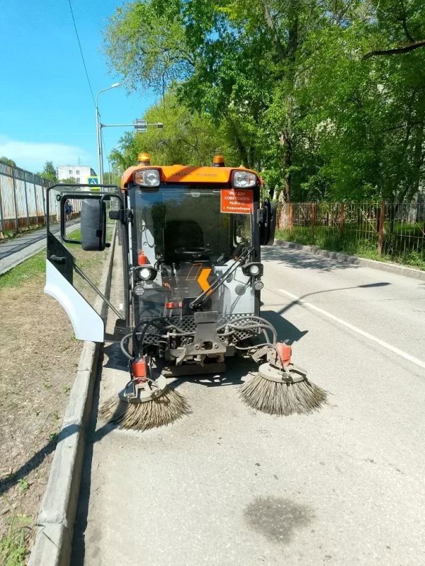 За прошедшие сутки с магистралей и улиц Новосибирска вывезли 397 кубометров мусора и 560 тонн смета и грязи За прошедшие сутки с магистралей и улиц Новосибирска вывезли 397 кубометров мусора и 560 тонн смета и грязи