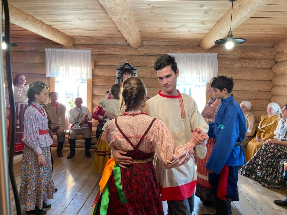 В Новосибирской области снимают фильм об одном из элементов культурного наследия региона – кандерепской кадрили В Новосибирской области снимают фильм об одном из элементов культурного наследия региона – кандерепской кадрили