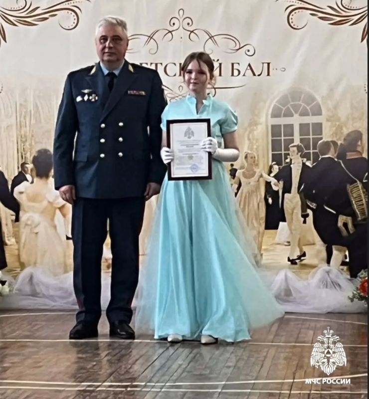 Завершение учебного года в кадетских классах: в Мошковской школе № 1 состоялся традиционный кадетский бал Завершение учебного года в кадетских классах: в Мошковской школе № 1 состоялся традиционный кадетский бал